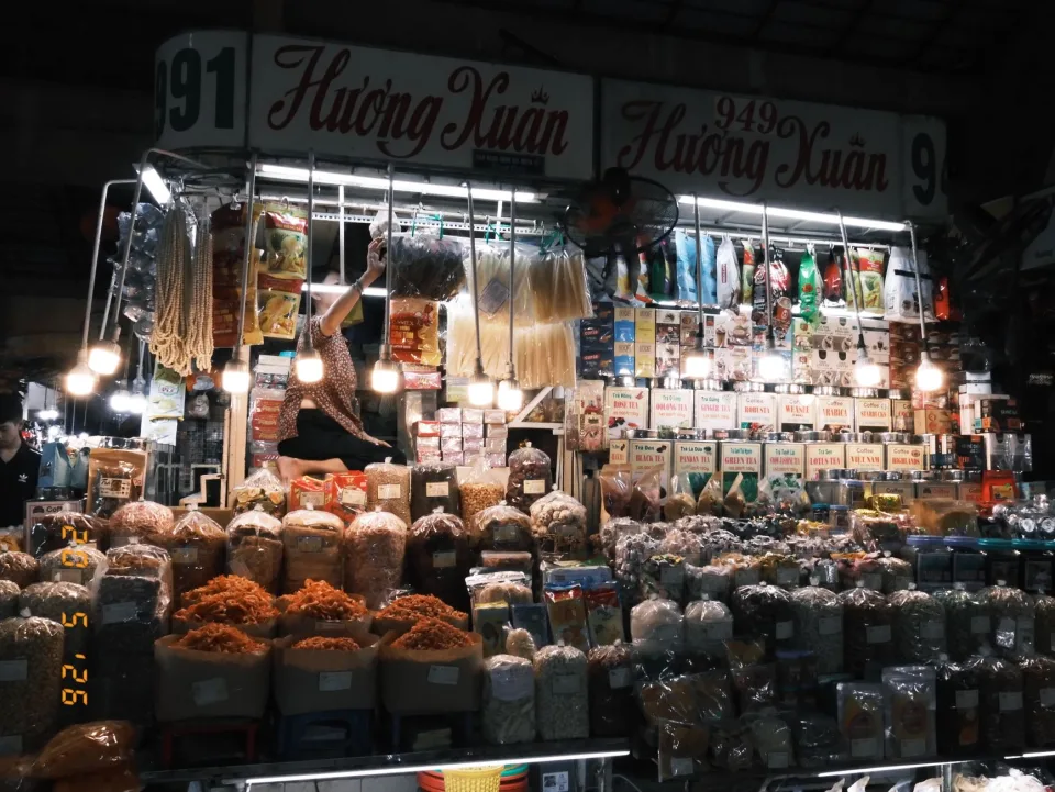 Khu bàn và thực đơn
